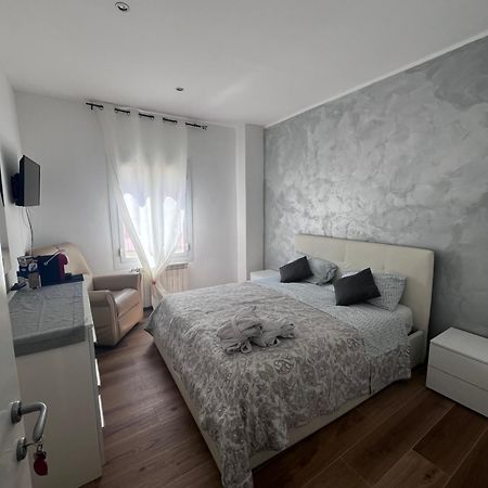 La Casa Del Giglio Hotel อัลเบงกา ภายนอก รูปภาพ