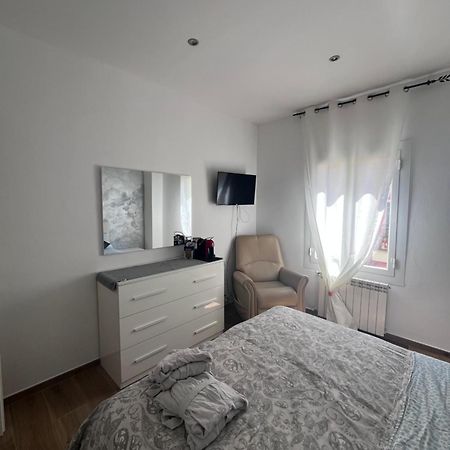 La Casa Del Giglio Hotel อัลเบงกา ภายนอก รูปภาพ