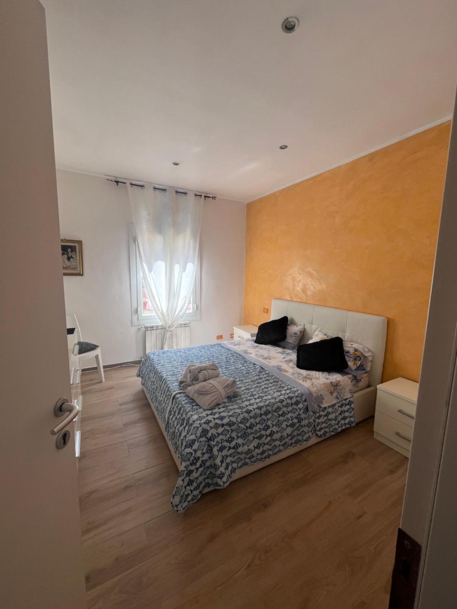 La Casa Del Giglio Hotel อัลเบงกา ภายนอก รูปภาพ